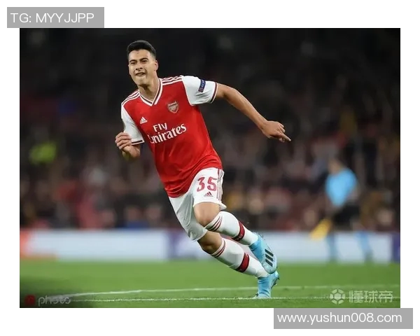 马丁内利的崛起之路：从青涩小将到足球明星的蜕变历程